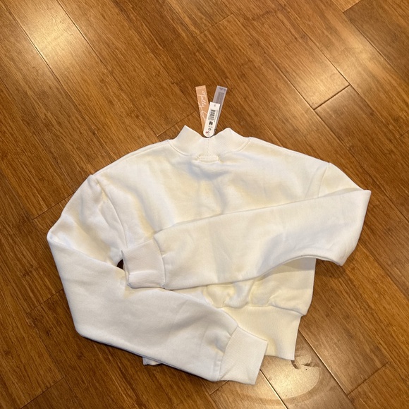 Cropped half zip up white top - Picture 6 of 7